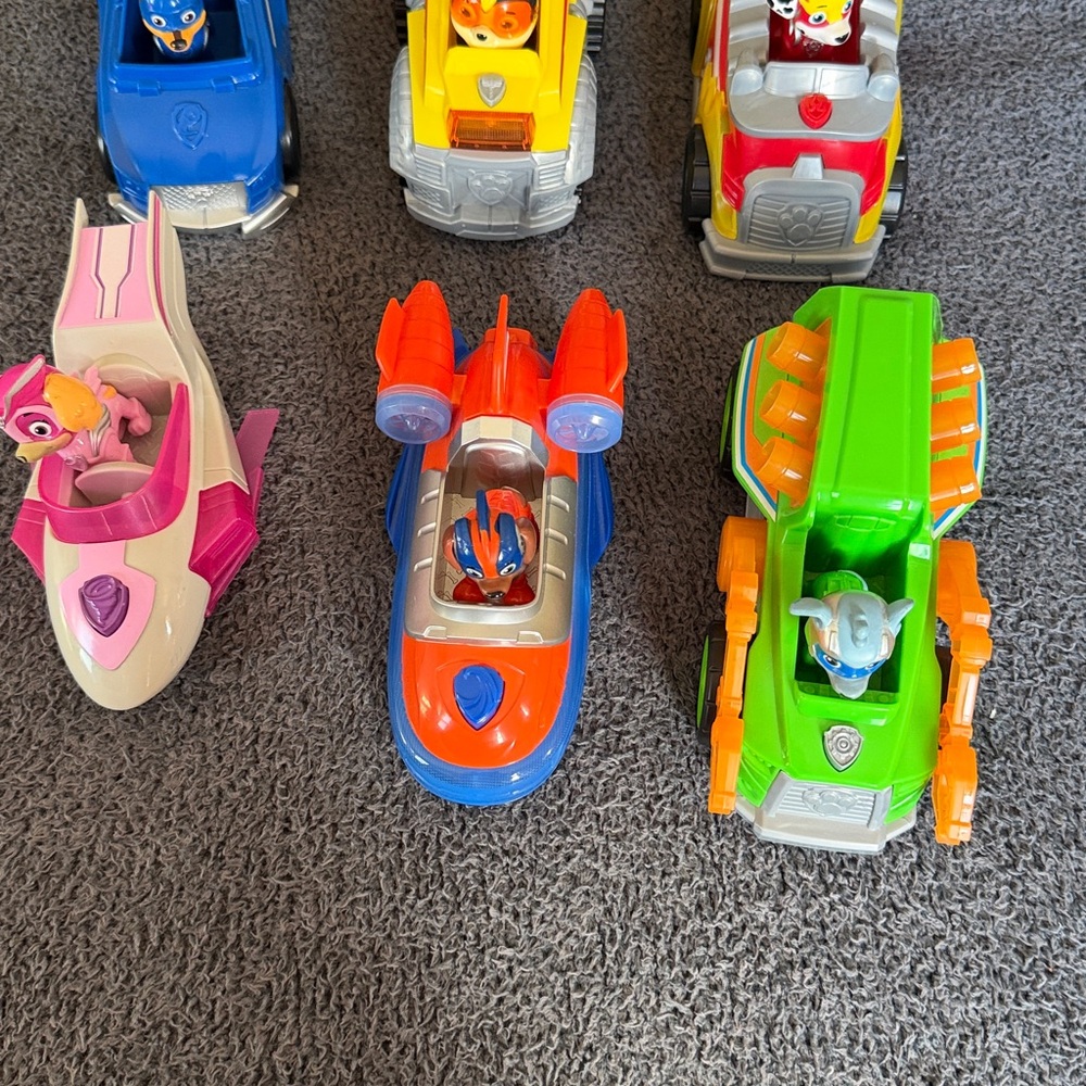Paw Patrol Mighty Lookout tower pups & vehicles, 6 total - Picture 2 of 3